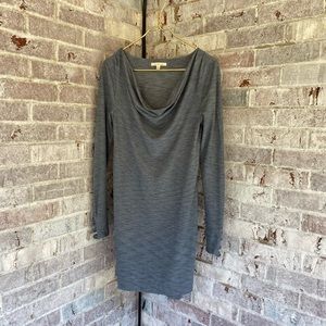 Anthropolgie tunic with cute detail at wrists